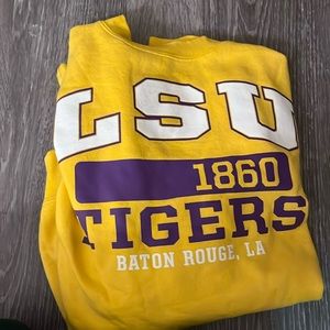 Size M Unisex LSU Sweatshirt